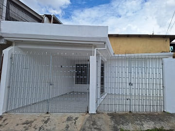 Casa para Locação valor R$ 1.800,00 - JAÇANÃ